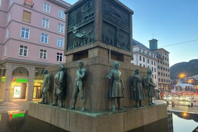 Audio Walking Tour in Bergen Famous Ghosts Location - Torgallmenningen: the square, the fire break, and the burn legends