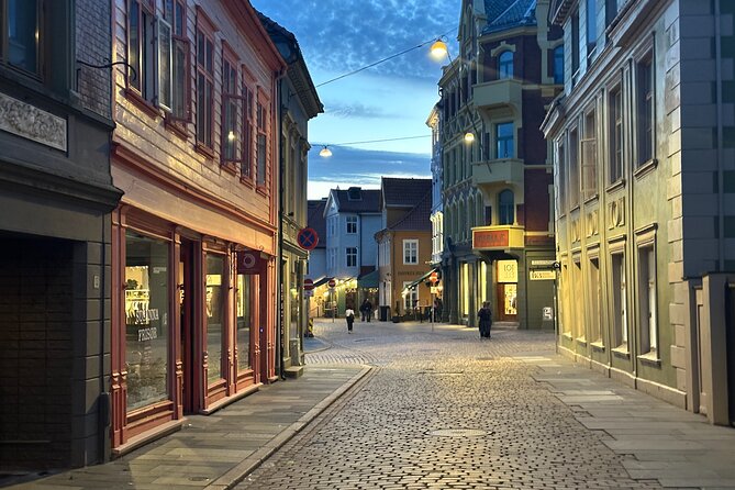 Audio Walking Tour in Bergen Famous Ghosts Location - Skostredet to St. Mary’s: shoe street dread and Bergen’s oldest church