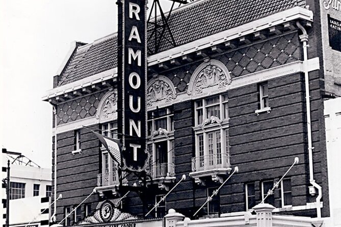 Austin’s Haunted Ghost & Murder Tour - The Driskill Hotel: room 525 and the legends that draw ghost hunters