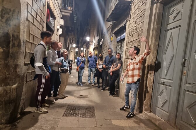 Barcelona Ghosts & Legends Tour - Getting there: the Travelers Nest meeting point makes planning easy