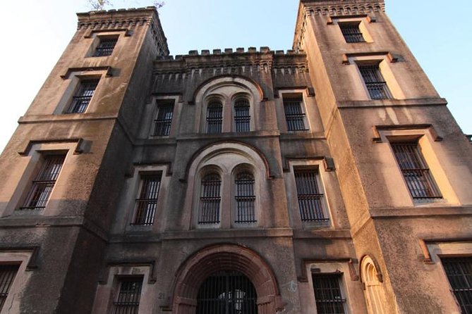 Charleston Haunted Jail Night-Time Walking Tour with Admission to Old City Jail - More than ghosts: pirates, prisoners, and Charleston’s uncomfortable character