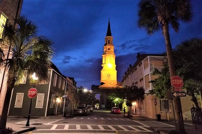 Charleston's Pleasing Terrors Night-Time Walking Ghost Tour - Poogan’s Porch: where the vibe turns spooky fast