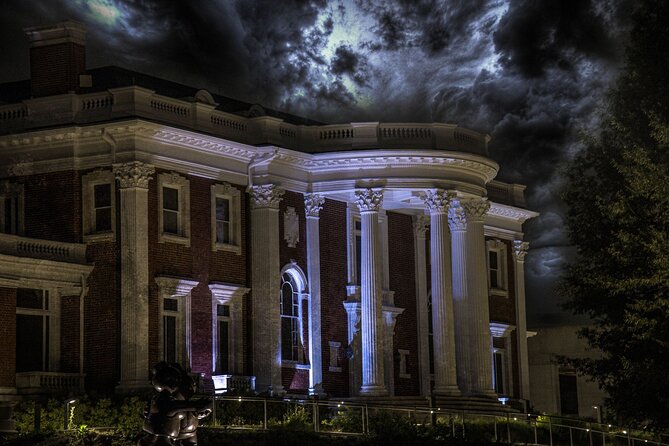 Chattanooga Crypts and Chills Ghost Tour - Stop 2: Hunter Museum of American Art and Tlanuwa’s chilling stories