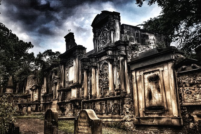 City of the Dead Haunted Graveyard Tour - What Happens Between Stops: Closes, Timing, and Atmosphere