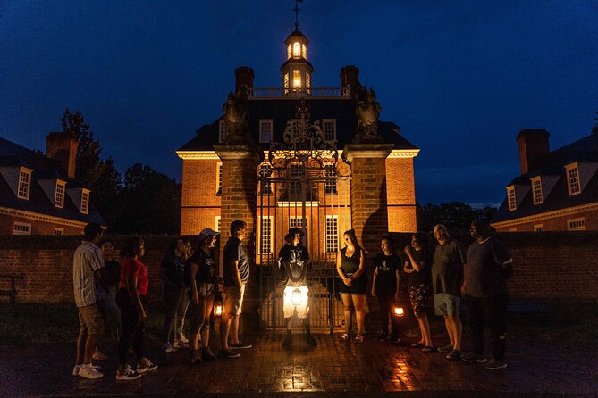 Colonial Ghosts: Ghostly Whispers of Williamsburg Ghost Tour - The guides: where the tour turns from information into atmosphere