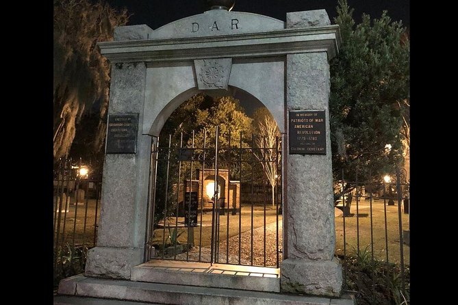 Creepy Crawl Night-Time Haunted Pub Walking Tour of Savannah's Historic District - The Guide Makes or Breaks the Spook Level