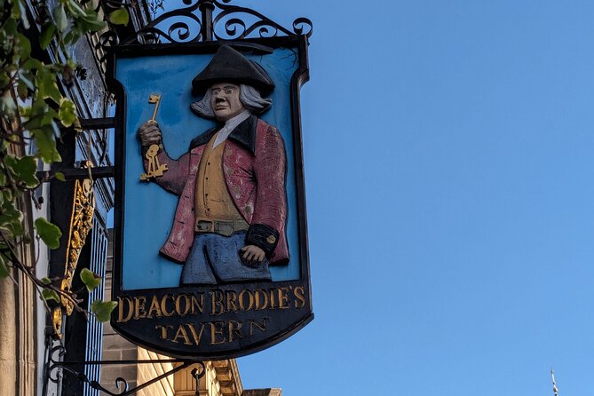 Dark History and Ghost Tour of Edinburgh - Victoria Street: Diagon Alley vibes, but keep your guard up