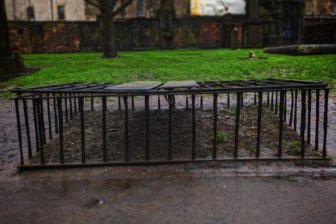 Dark History and Ghost Tour of Edinburgh - Grassmarket: execution stories, riots, and names you’ll remember