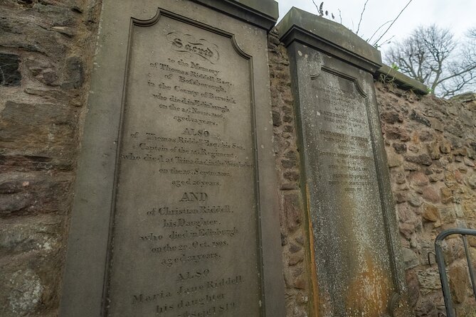 Dark History and Ghost Tour of Edinburgh - Greyfriars Kirkyard: the final stop and the darkest themes