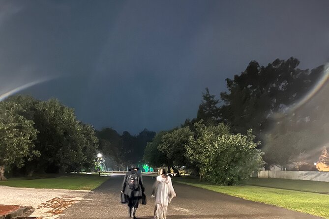 Dead Of Night Ghost Tour in Williamsburg / PARANORMAL EQUIPMENT - Stops and Story Atmosphere: From Colonial Legends to the Dark Side