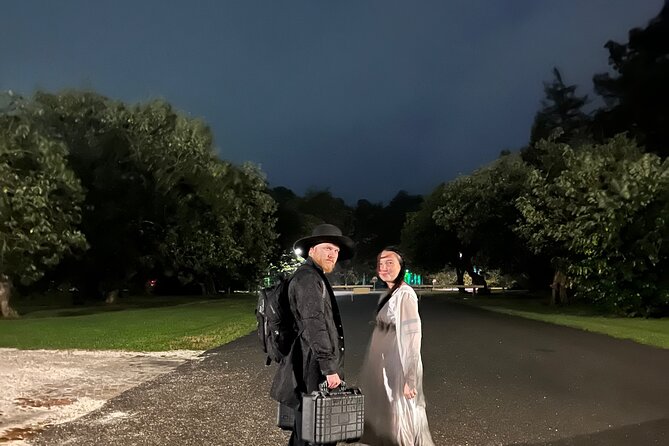 Dead Of Night Ghost Tour in Williamsburg / PARANORMAL EQUIPMENT - Where You Meet and What the 2 Hours Look Like