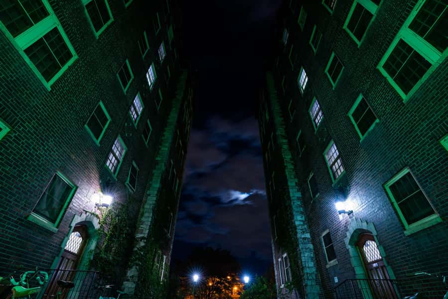 Denver: Denver Terrors Guided Ghost Tour - Acacia Apartments: tragic events and restless spirits