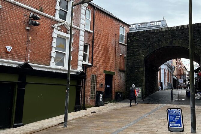 Derrie Danders: Unveiling Derry's Dark & Haunted Past Audio Tour - Nerve Centre to Derry Walls: where the stories start climbing
