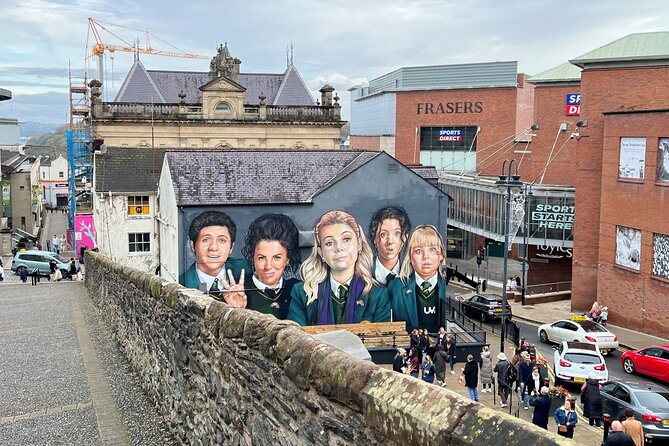 Derrie Danders: Unveiling Derry's Dark & Haunted Past Audio Tour - Through the dark streets: Lizzie O’Farrell’s, Butcher’s Gate, and escape tragedy