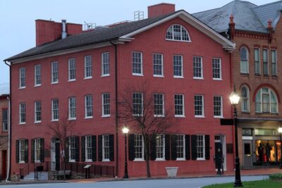 Echoes of War All Ages Ghost Tour - Start at Lincoln Square, then walk to the haunted inns