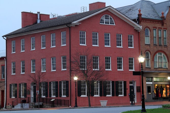 Echoes of War All Ages Ghost Tour - Start at Lincoln Square, then walk to the haunted inns
