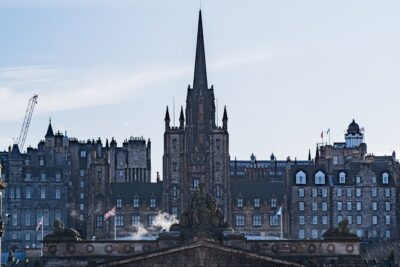Edinburgh Ghost Tour: Mysteries, Legends and Murders - Stop 1: Royal Mile alleys and 17th-century living