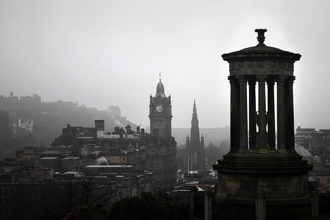 Edinburgh Ghost Tour: Mysteries, Legends and Murders - The guides: why their style matters