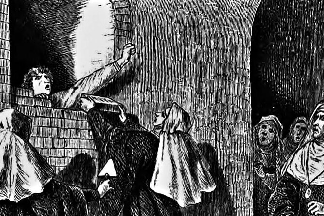 Enigmatic Ghosts, Crimes, & haunting Tales of dark Bordeaux - Stop 2: Saint-André Cathedral Area and the Walk Filled With Encounters