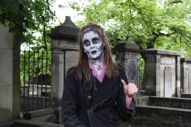 Extreme Paranormal Underground Ghost Tour in Edinburgh - Stop at Greyfriars Kirkyard: Headstones, Sightings, and a Slow Creeping Mood