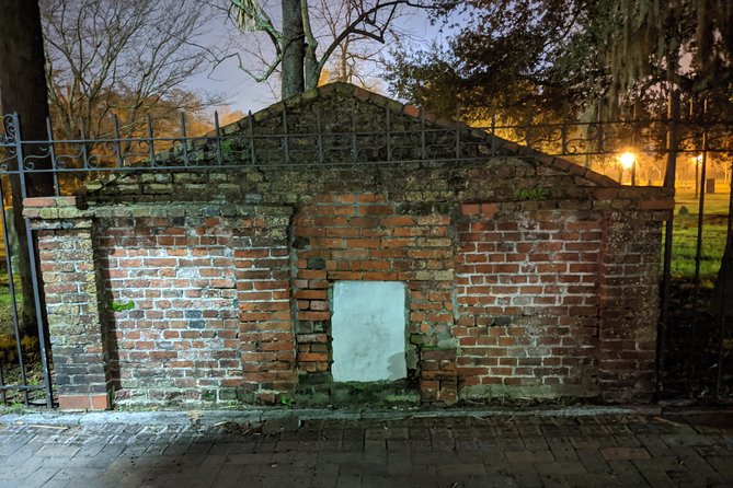 Fraidy Cat: The Family Fun Ghost Tour of Savannah - Day vs. night timing: when the tour feels best