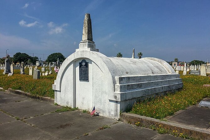 Galveston's Haunted Cemetery Walking Tour - Who this tour fits best