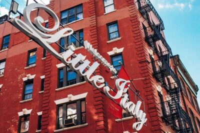 Gangsters and Ghosts Tour New York City - Getting there: start at Mulberry, finish in the park
