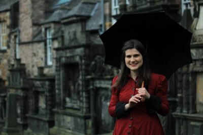 Ghost Tour in Spanish - Edinburgh Old Town route: the warm-up that makes the scares work