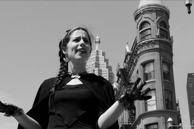 Ghost Tour of Toronto Original Haunted Walk - Walking pace and what to wear for an enjoyable night