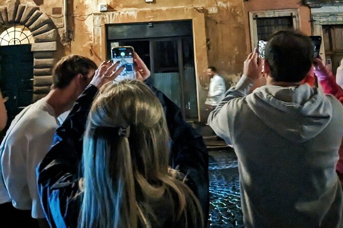 Ghosts and Crimes of Rome Night Walk - Meeting point and finish: how to start without stress