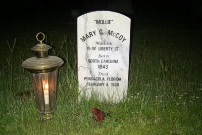 Ghosts and Graveyard Tour of Pensacola - What you’ll hear: five kinds of hauntings and a guide who runs the show