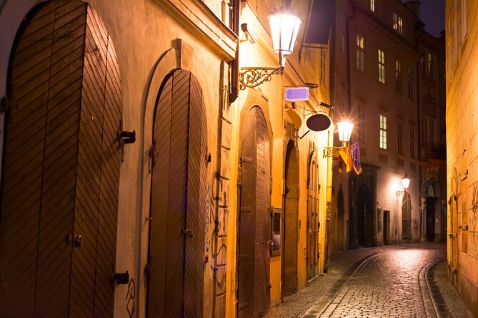 Ghosts and Legends walking tour in Prague - Stare Město (Old Town) stop: executions, curses, and Prague’s famous characters