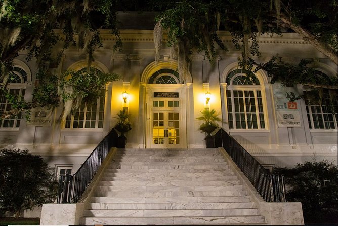 Ghosts of Charleston Night-Time Walking Tour with Unitarian Church Graveyard - Group Size and Night Logistics: What It Feels Like on the Ground
