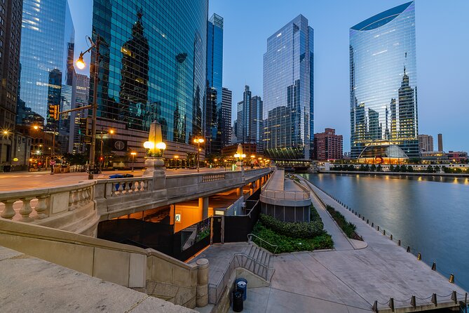 Ghosts of Chicago Family Friendly Ghost Tour - Logistics that matter: timing, weather, and staying on track