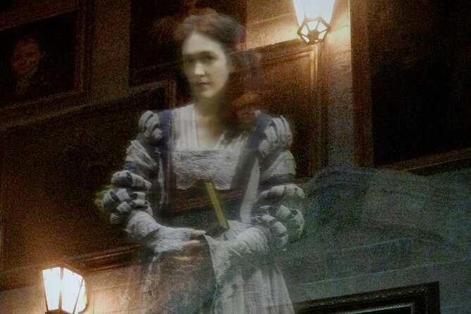 Ghosts of Covington Haunted History Tour - Stop 4: Carneal House Inn and the Grey Lady