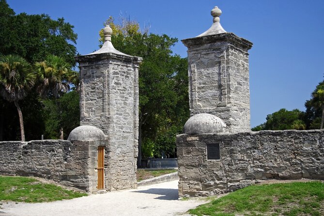 Ghosts of St. Augustine Walking Tour - Stop by stop: what you’ll see and what the guide connects