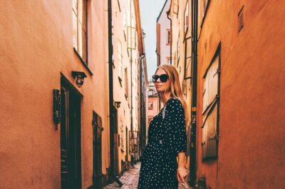 Ghosts of Stockholm: A Guided Tour of Horror and Dark Folklore - Prästgatan and Old Town’s cobblestones: where the boundary becomes the clue