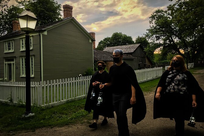 Ghosts of the Village at Black Creek - When to think twice: noise and flashlight misuse can ruin the night