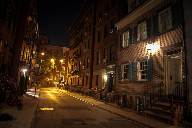 Greenwich Village Group Haunted Ghost Tour, in NYC - Stop 2: Greenwich Village Street Stories and Waverly Place Details
