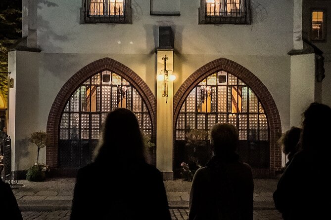 Gruseltour Berlin Haunted Ghost Walk 90-minute at Berlin Mitte city center - Should you book this haunted ghost walk in Berlin Mitte?