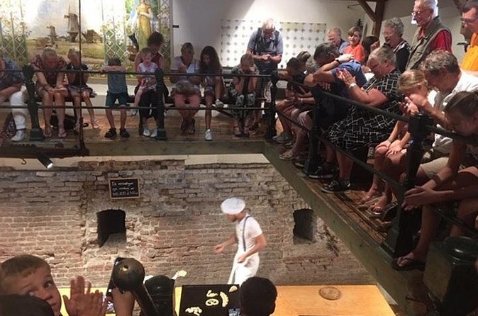 Hattem's Windmills, Bakeries and Ghosts: A Self-Guided Audio Tour - A Picture-Perfect House: Vermeer Vibes and Herman Willem Daendels
