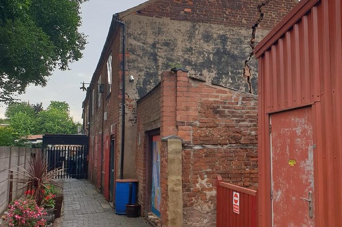 Haunted Coventry Ghost Walk & Dark History - Stop 2: Holy Trinity Church and the feeling of time gone by