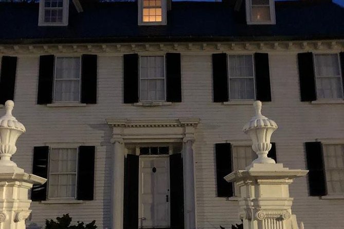 Haunted Footsteps Best Ghost & Paranormal Salem Tour - Stop 6: Rockafellas Restaurant Alley and the Blue Lady