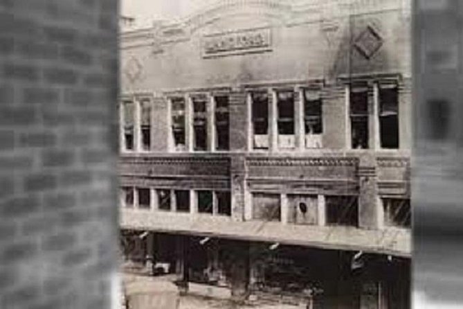 Haunted History of Fort Myers Walking Tour - Sidney & Berne Davis Art Center: haunting history in a creative setting