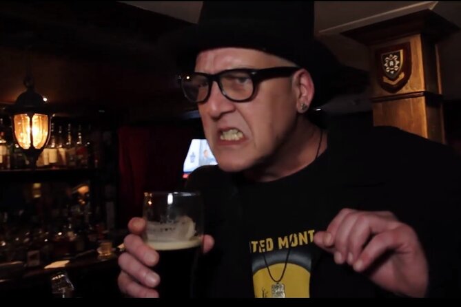 Haunted Montreal Pub Crawl - The Pace Inside Bars: How the Crawl Really Feels