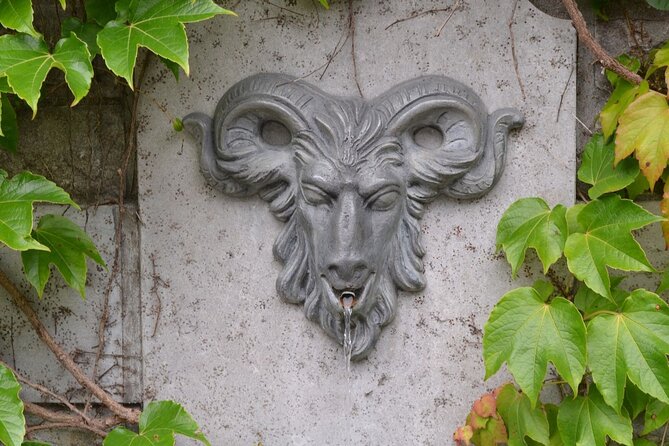 Haunted Old Montreal - Guides and storytelling style: the real difference-maker