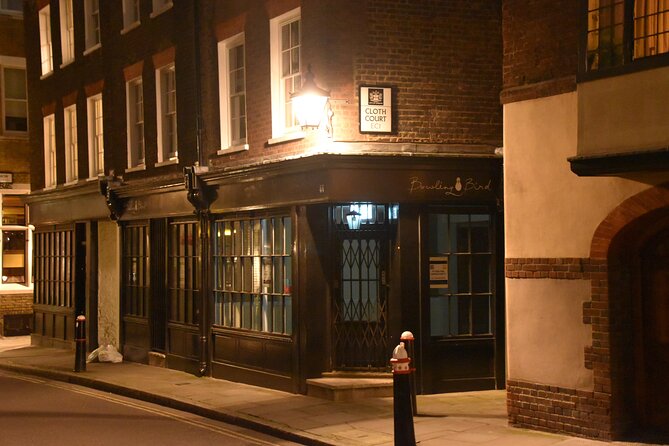 Haunted Pub Tour of London - Bishop’s Finger: the market spirit of Smithfield and that late-night whisper