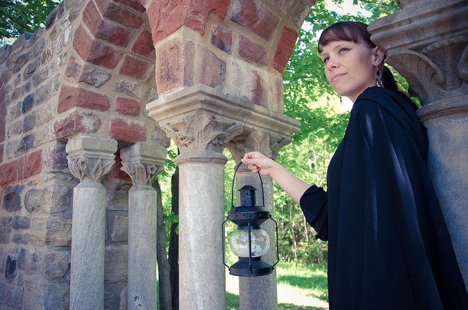 Haunted Walk Experience at the Mackenzie King Estate - Small-group vibes: why the max 15 matters