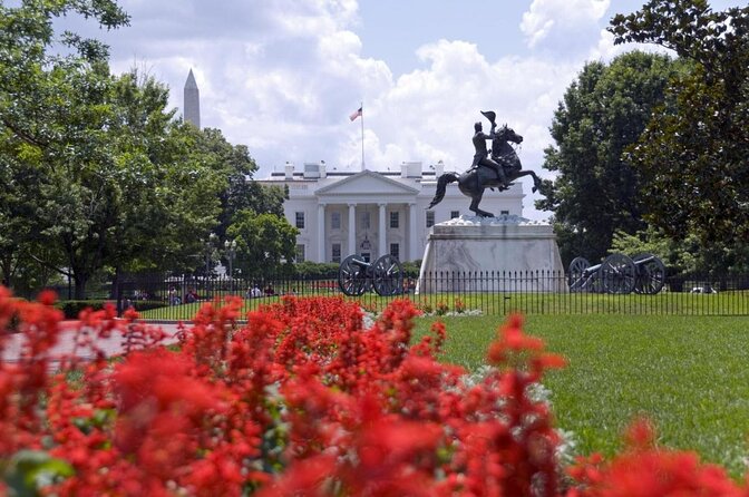 Haunted Washington D.C. Booze and Boos Ghost Walking Tour - White House ghost stories and photo time right on the route