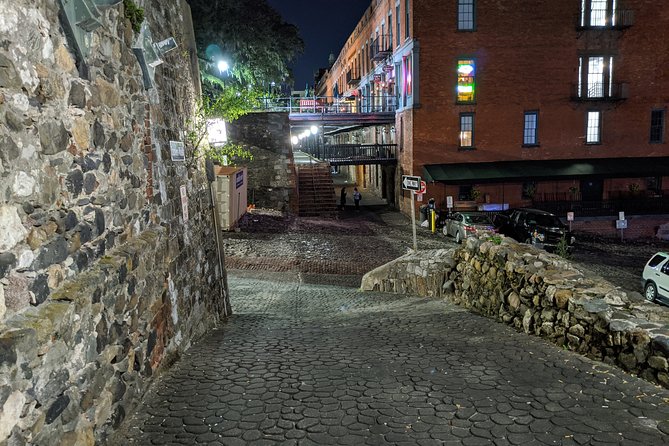 Hell Cat Ghost Tour - Savannah's Haunts and Horror - Small group size: why the vibe feels personal